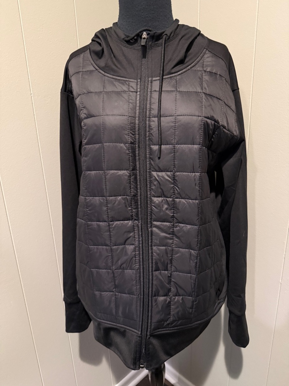 B39 Leg3Nd Women’s XL Quilted Black Hooded Puffer Jacket with Knit Sleeves